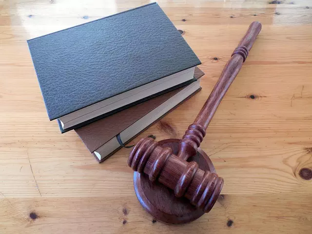 lawyer-attorney-law-judge-640x480-44537.jpeg