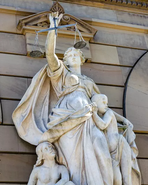 lawyer-attorney-law-judge-640x480-65012487.jpeg