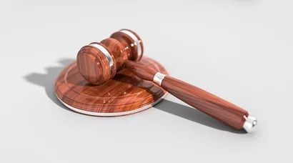 lawyer-attorney-law-judge-640x480-45150141.jpeg