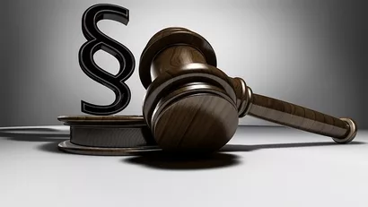 lawyer-attorney-law-judge-640x480-46960893.jpeg