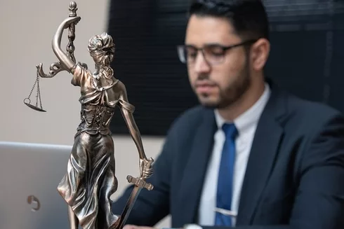 lawyer-attorney-law-judge-640x480-44734906.jpeg